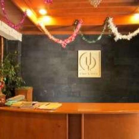Mutiara Hotel Malang エクステリア 写真