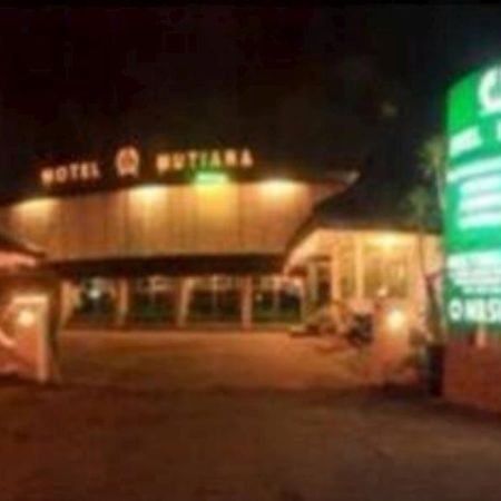 Mutiara Hotel Malang エクステリア 写真