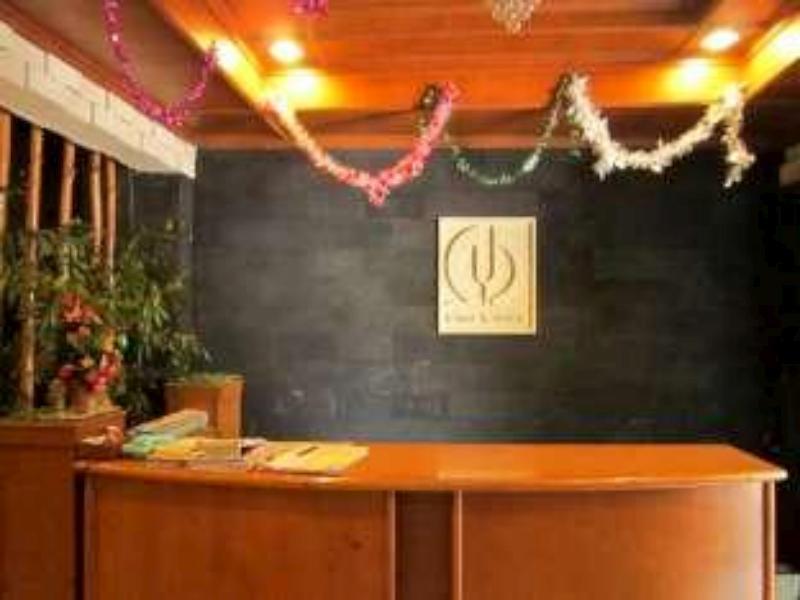 Mutiara Hotel Malang エクステリア 写真